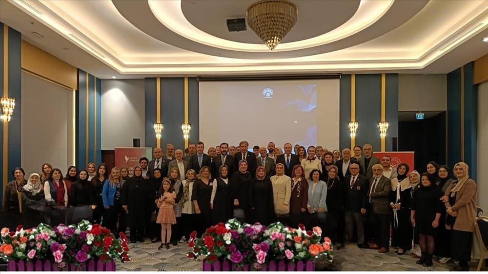 YALOVA ÜNİVERSİTESİNDE SEMPOZYUM