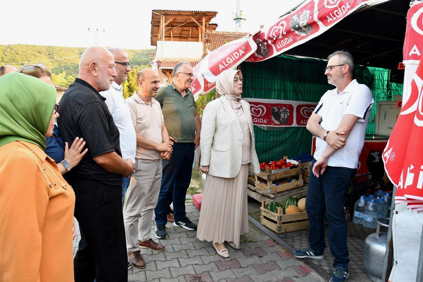 AK PARTİ'DEN ALTINOVA KÖYLERİNE ZİYARET