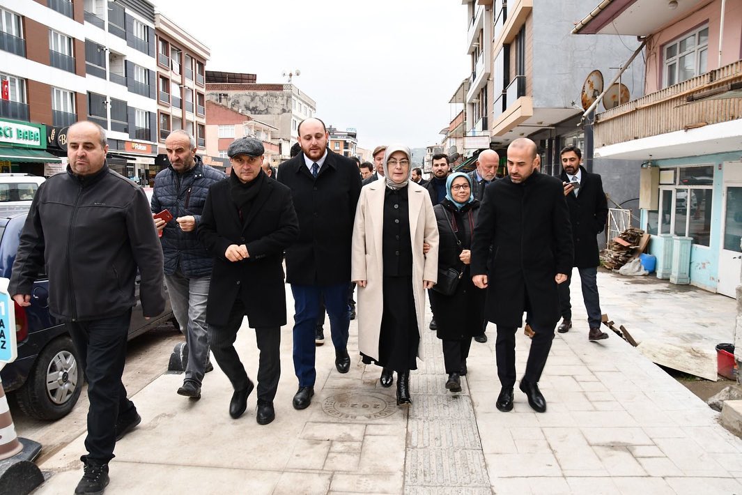 AK PARTİ'DEN ALTINOVA'DA ESNAF ZİYARETİ