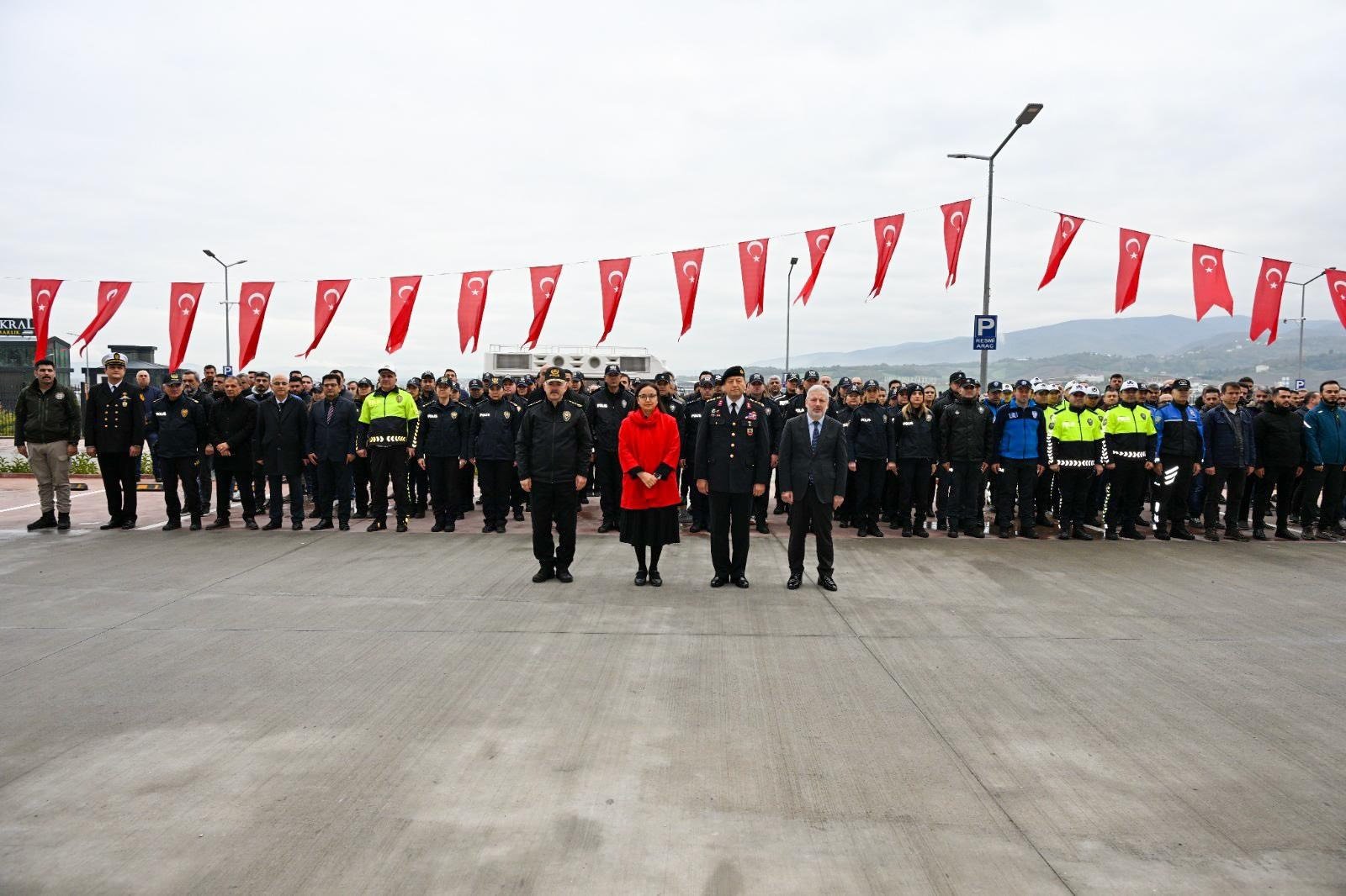 45 ARAÇ TÖRENLE TESLİM ALINDI