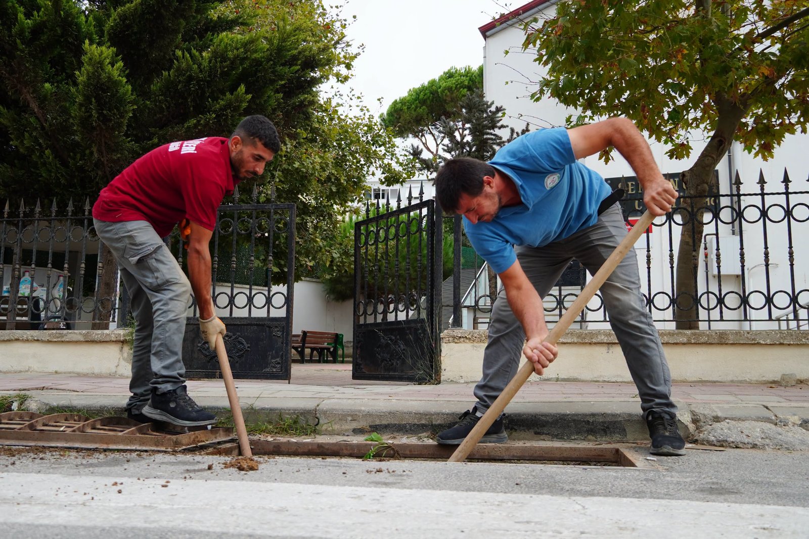 ARMUTLU İLÇESİNDE KIŞA HAZIRLIK