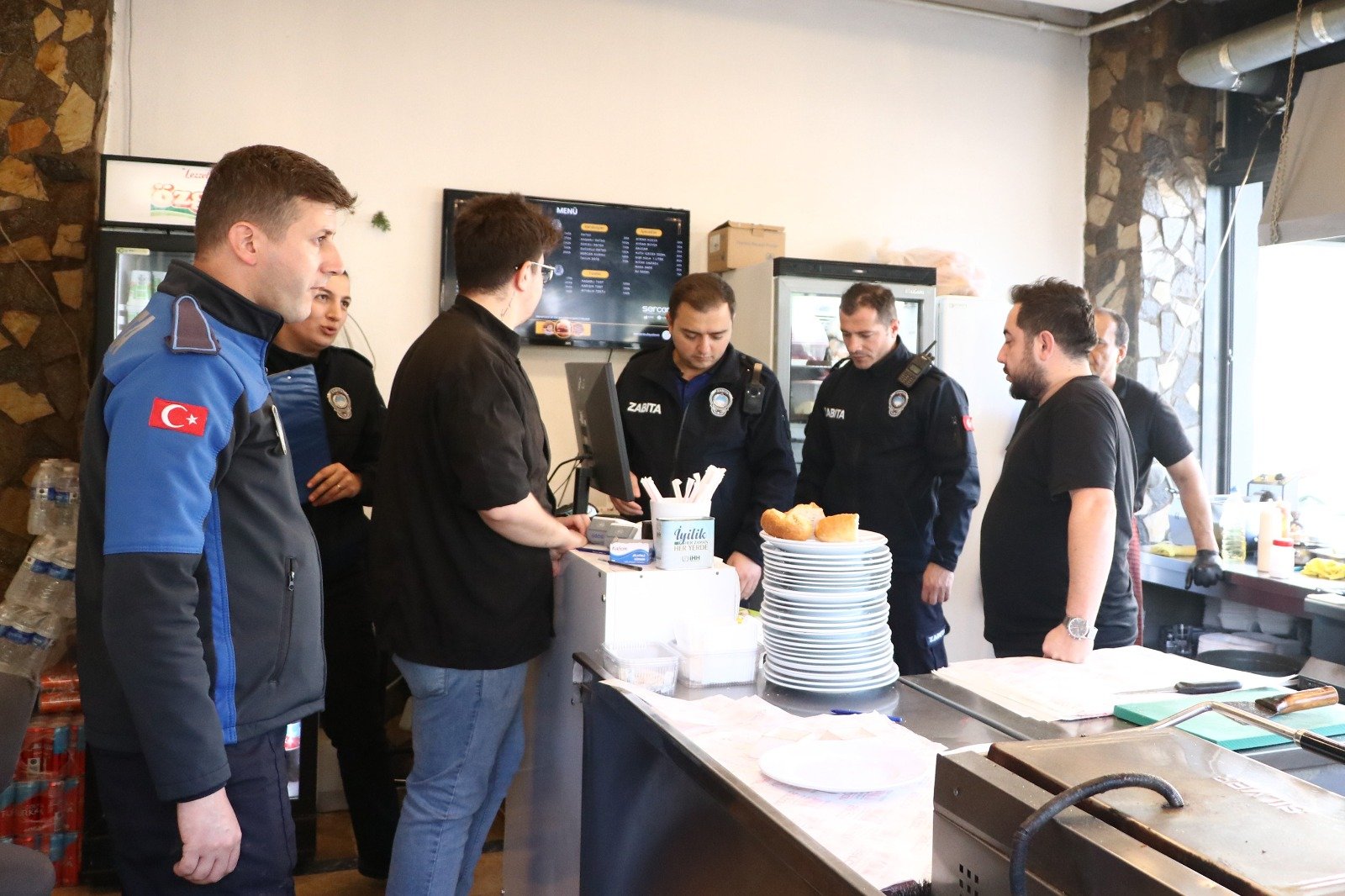 ÇİFTLİKKÖY'DE İŞLETMELERE ZABITA DENETİMİ