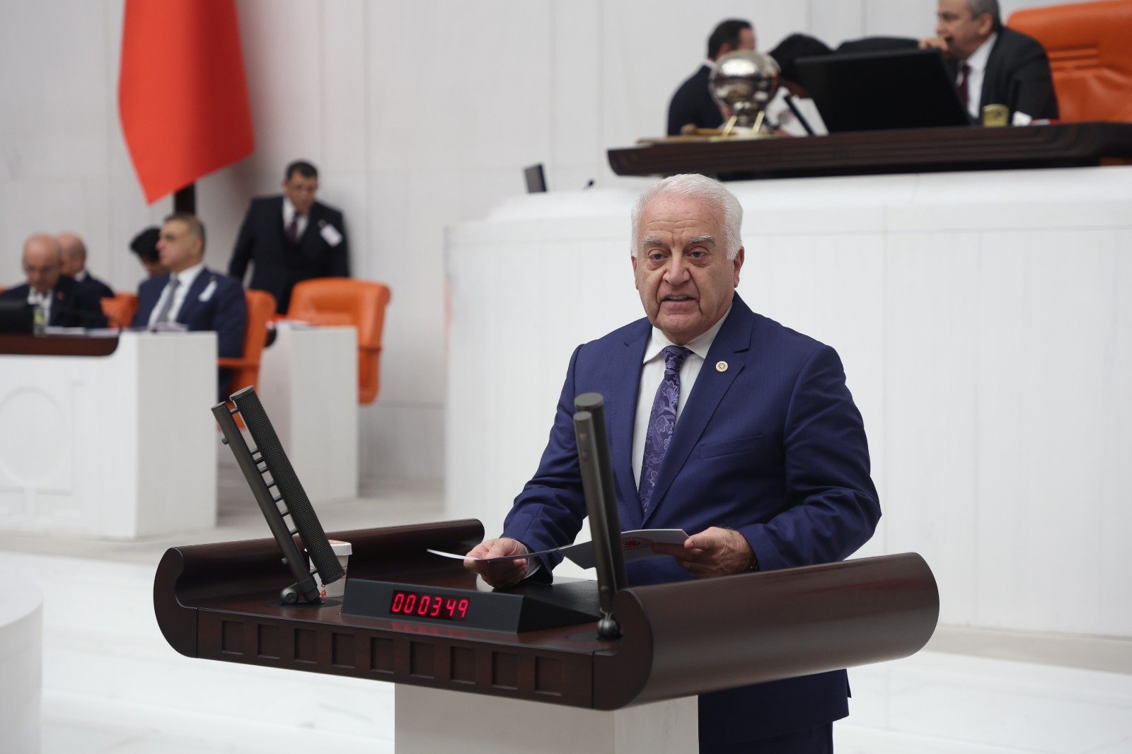 BECAN. PARTİLER KURULTAYLA YAŞAR