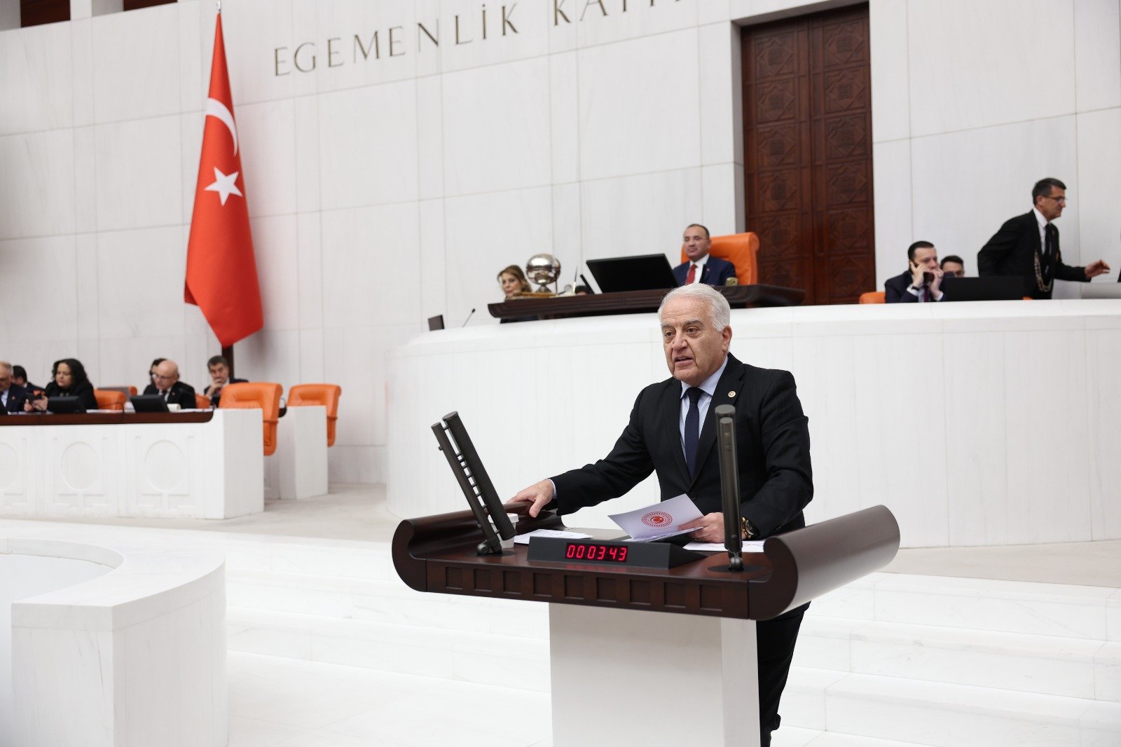 BECAN: TSK, UZMANLIK VE LİYAKAT TEMELİNDE, HİYERARŞİK YAPISINA UYGUN YAPILANDIRILMALI