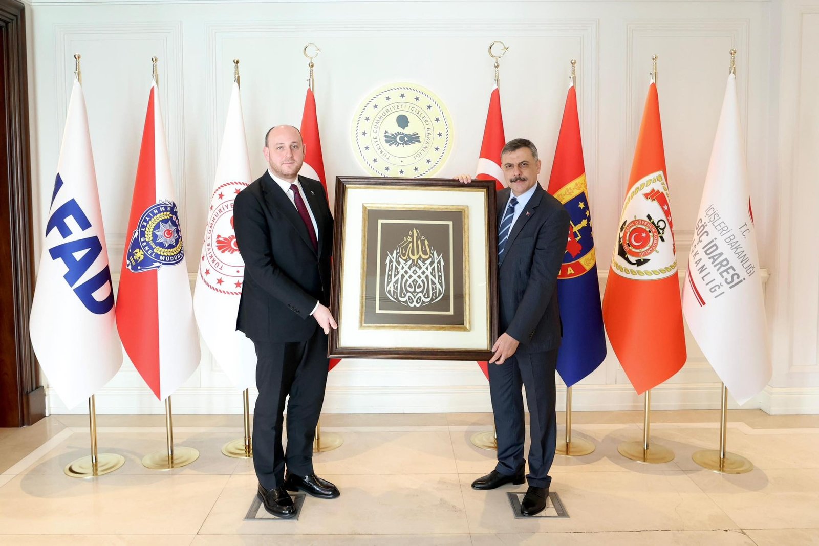 BÜYÜKGÜMÜŞ'TEN BAKANLARA ZİYARET