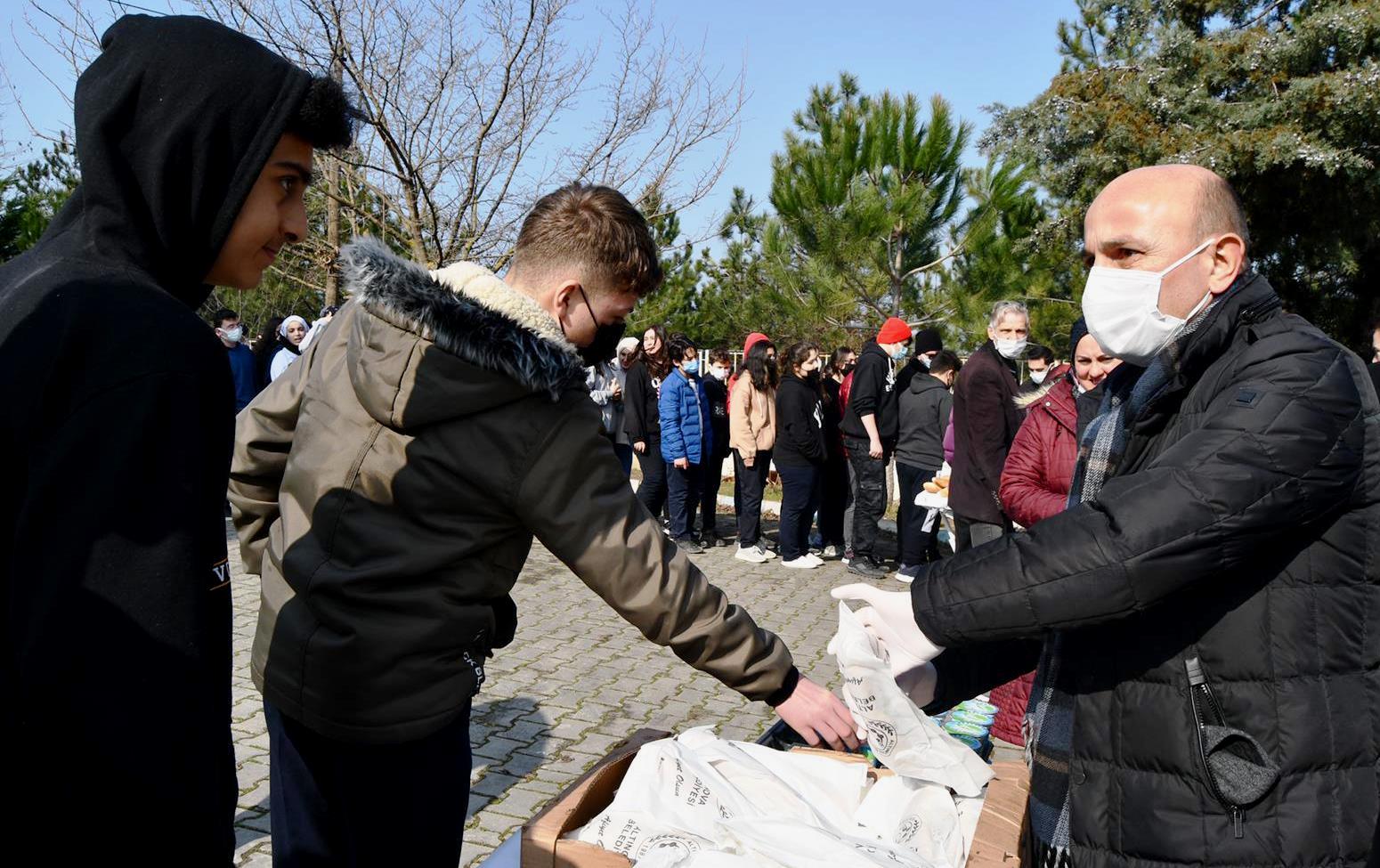 ALTINOVA'DA SUCUK EKMEK BULUŞMASI