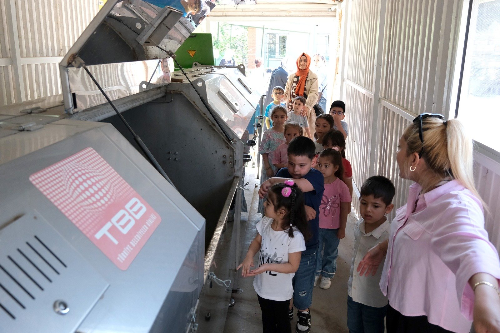 ÇİFTLİKKÖY'DE ÇEVRE HAFTASI BAŞLADI