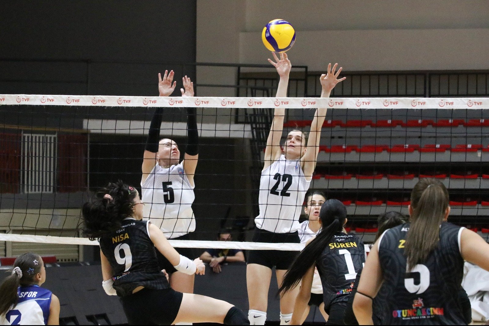 ÇİFTLİKKÖY 3 ALTINKANAT 1