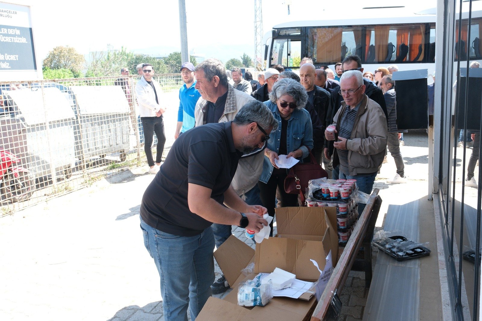 ÇİFTLİKKÖY’DE SOSYAL DESTEKLER SÜRÜYOR