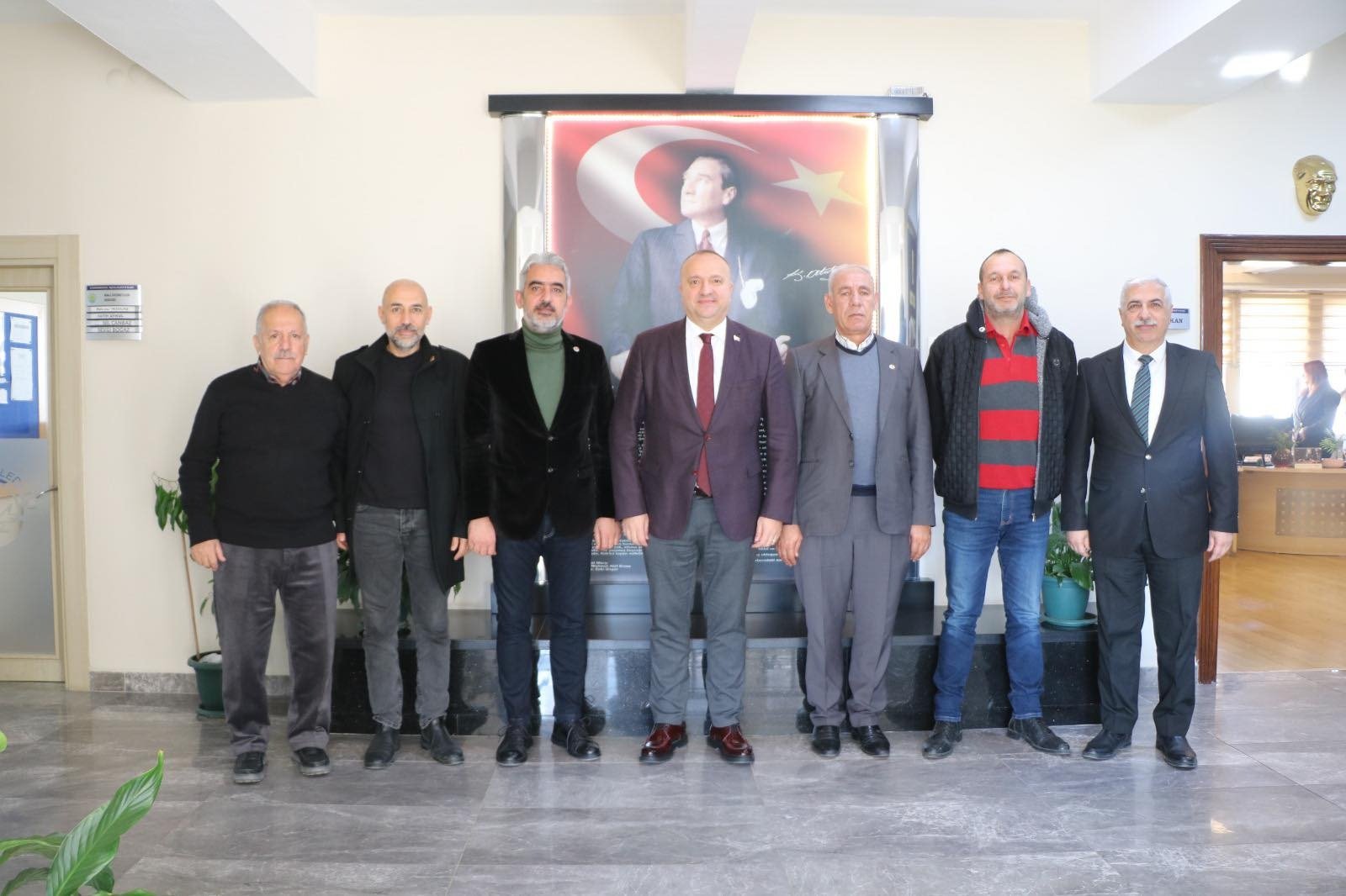 ÇINARCIK'TA MUHTARLARLA TOPLANTI