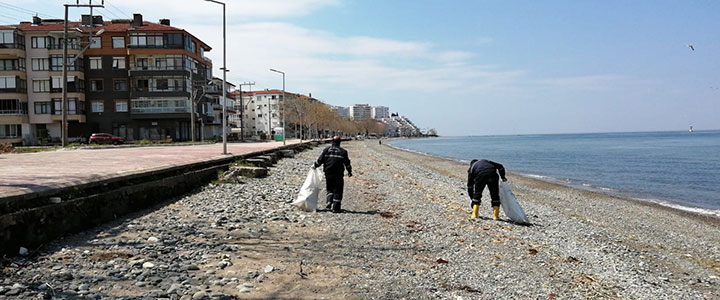 ÇINARCIK'DA KISITLAMADA TEMİZLİK 