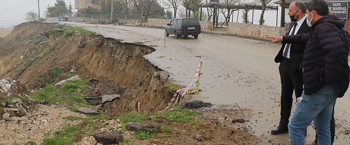 ÇINARCIK'DA BU KEZ HASANBABA YOLUNDA HEYELAN OLDU