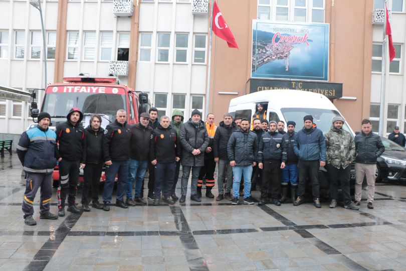 ÇINARCIK'DAN DEPREM BÖLGESİNE YARDIM