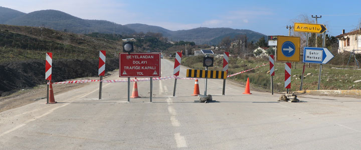 ÇINARCIK NATO YOLU TRAFİĞE KAPANDI