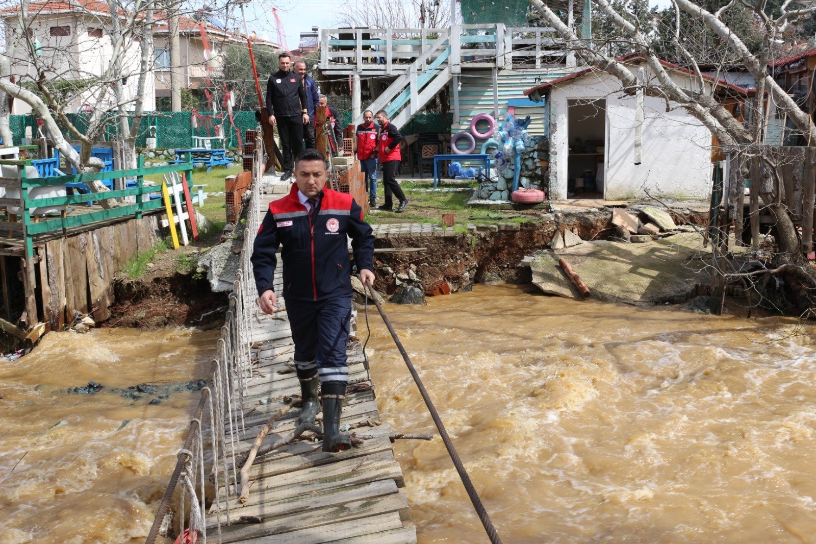 SEL BÖLGELERİNDE İNCELEME YAPILDI