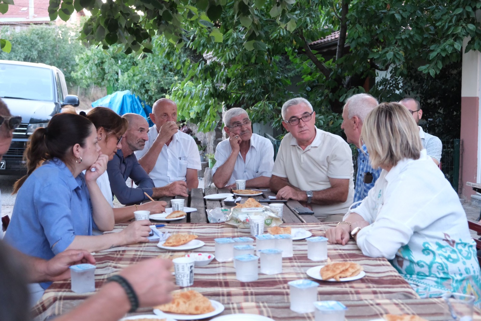 ALTINOVA'DA KÖY ZİYARETLERİ SÜRÜYOR