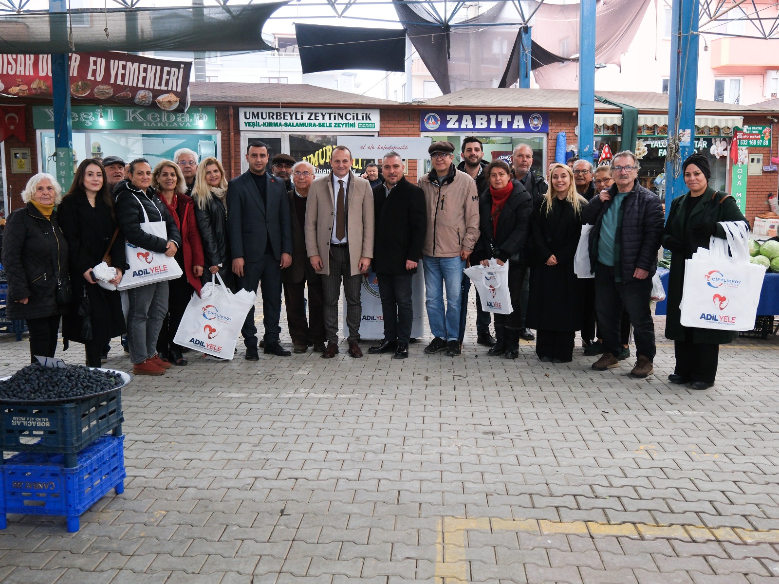 CHP ÇİFTLİKKÖY'DE ESNAF ZİYARETİ YAPTI