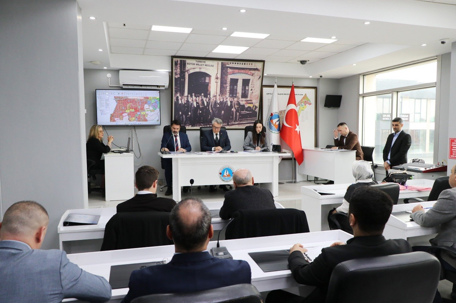 ÇİFTLİKKÖY BELEDİYE MECLİSİ TOPLANDI