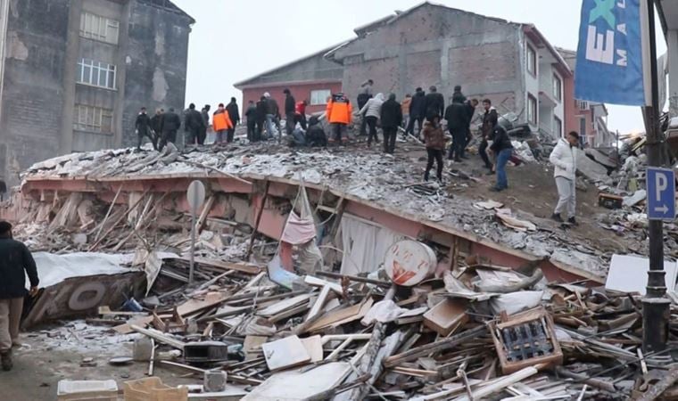 KAHRAMANMARAŞ'DA 7.4 ŞİDDETİNDE DEPREM