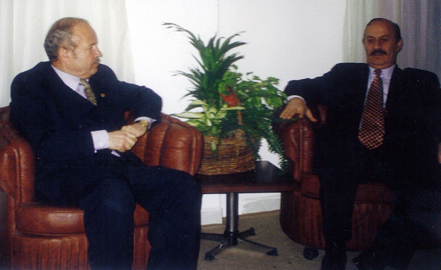 1998 YILI DP İL BAŞKANI TURGUT VE YURDAGÜL