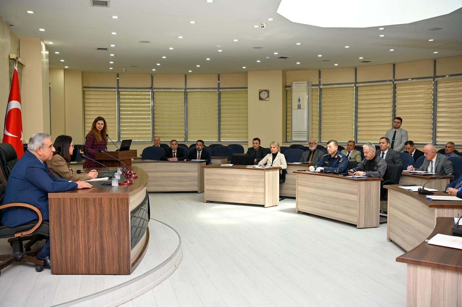 BAĞIMLILIKLA MÜCADELE TOPLANTISI YAPILDI