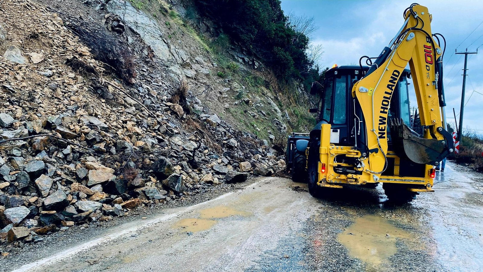 ESENKÖY'DE HEYELANA ANINDA MÜDAHALE