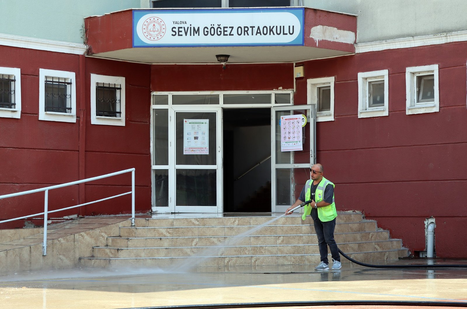 OKULLARDA TEMİZLİK ÇALIŞMASI YAPILDI