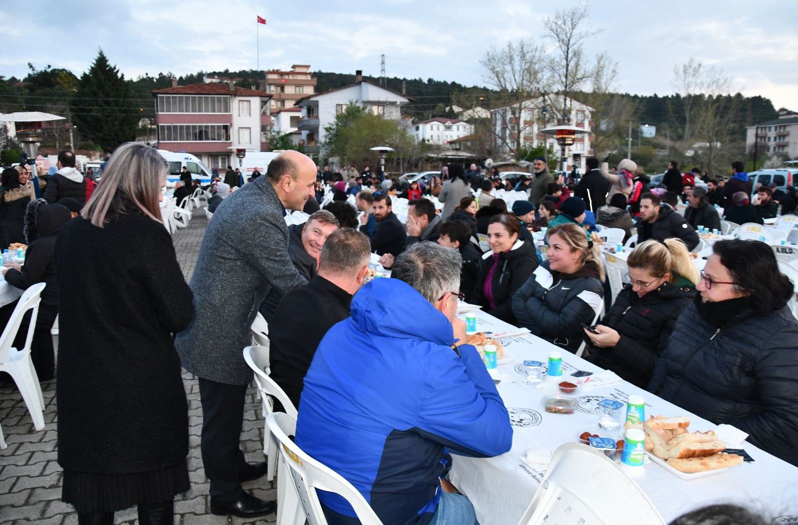 ALTINOVA'DA MAHALLE  İFTARLARI SÜRÜYOR