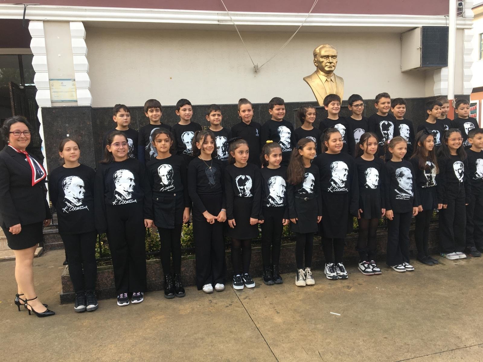 ÖĞRENCİLER ATA'SINI ANARAK TATİLE ÇIKTI