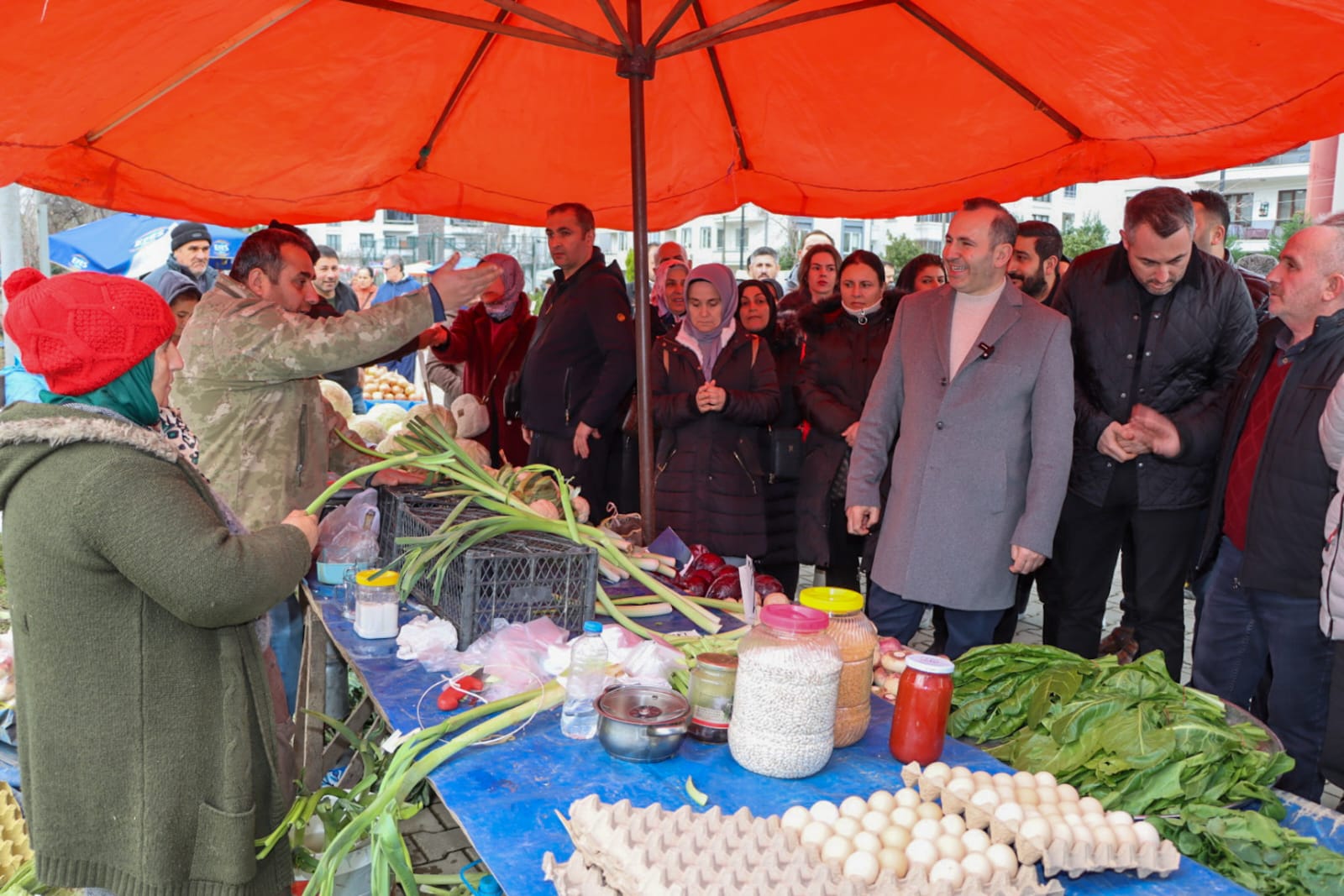 İSMETPAŞA MAHALLESİNE YENİ PAZARYERİ