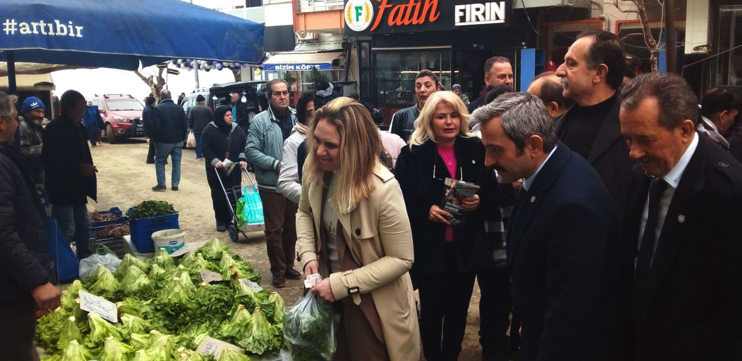 İYİ PARTİ'DEN PAZAR ESNAFINA ZİYARETLER