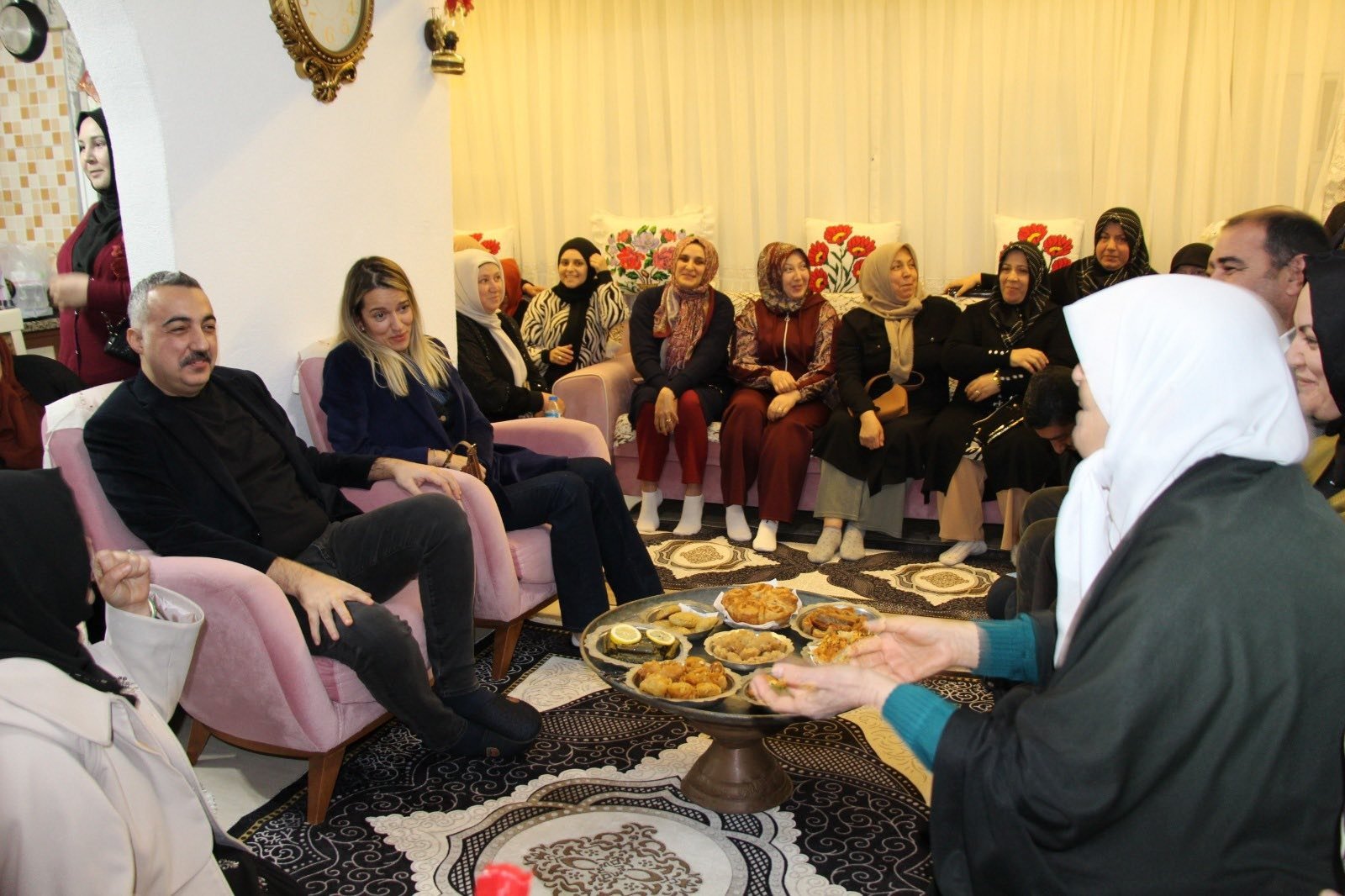 ARMUTLU KAYMAKAMINDAN İFTAR ZİYARETİ