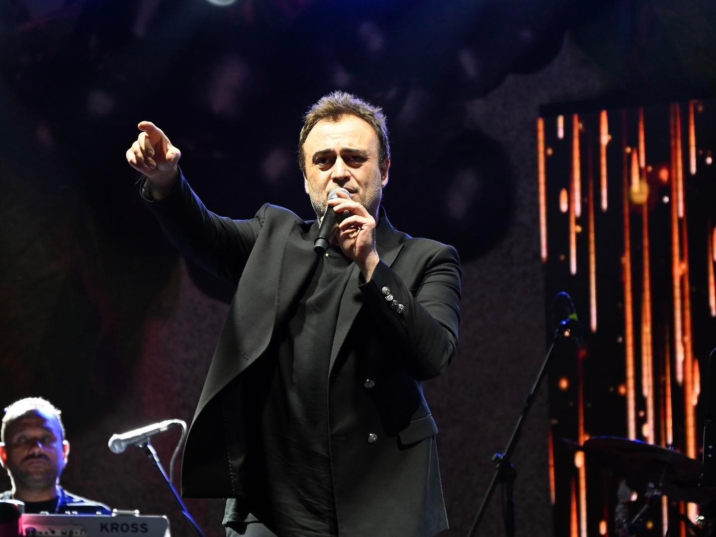 ÜNLÜ SANATÇI KUTSİ FESTİVALDE SAHNE ALDI