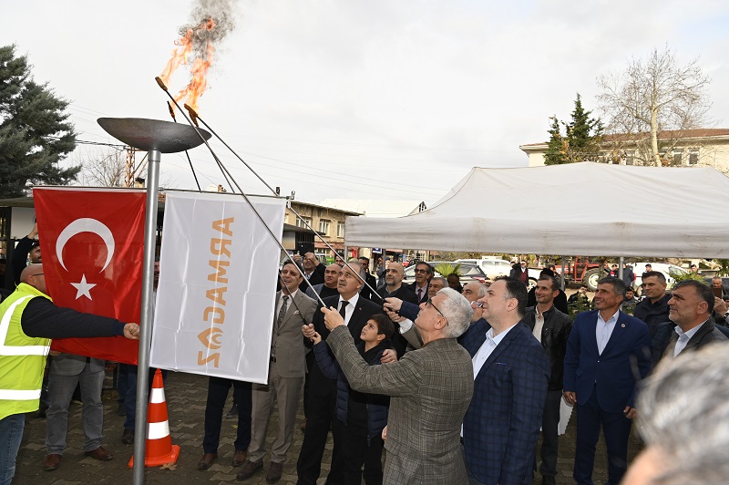 KILIÇ KÖYDE TÖRENLE DOĞALGAZ ATEŞİ YANDI