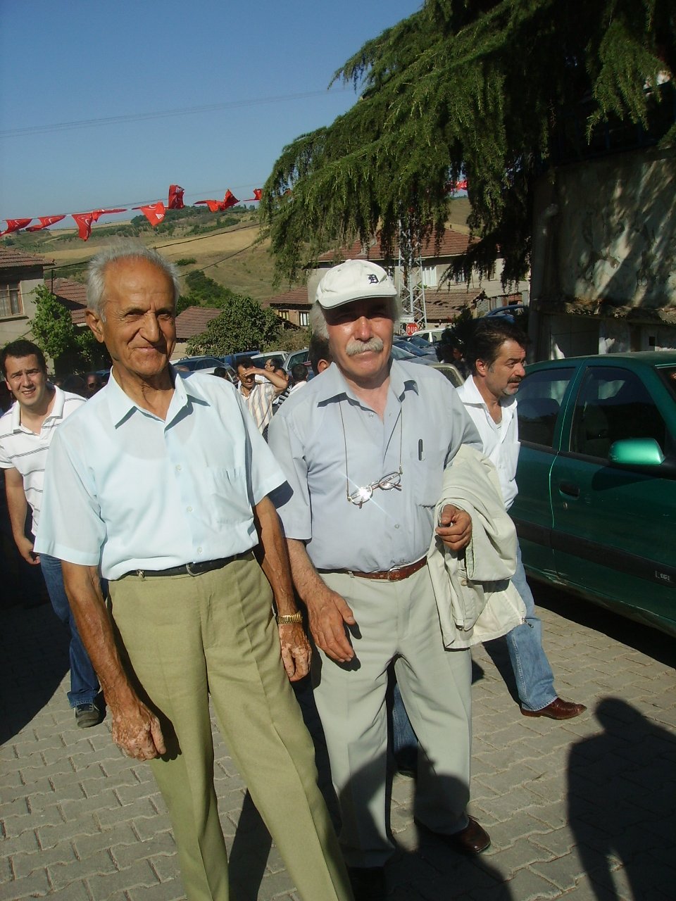 2007 YILI YALOVA'NIN İKİ ÇINARI BİRLİKTE