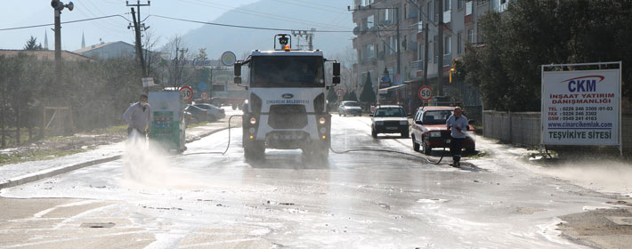 TEŞVİKİYE CADDESİ YIKANARAK TEMİZLENDİ