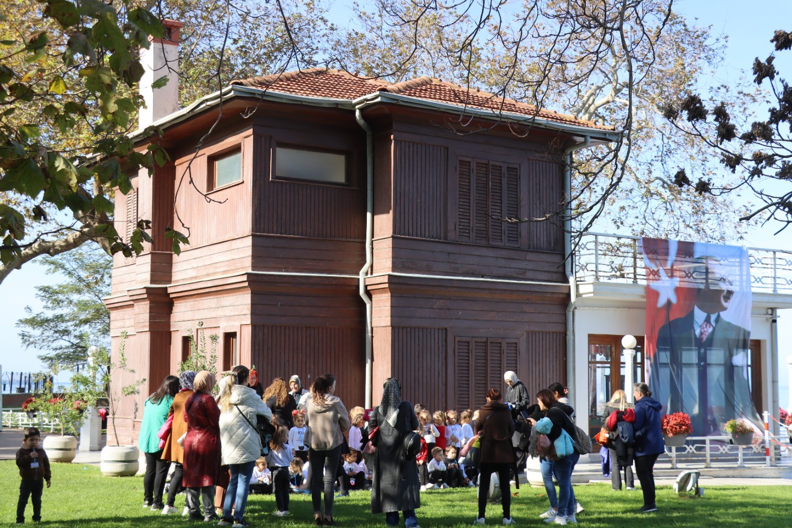 ATATÜRK'ÜN YÜRÜYEN KÖŞK'ÜNE YOĞUN İLGİ