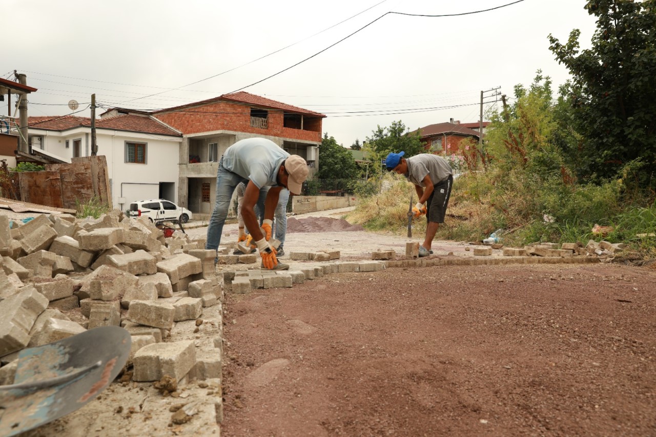 YOL YAPIM ÇALIŞMALARI DEVAM EDİYOR