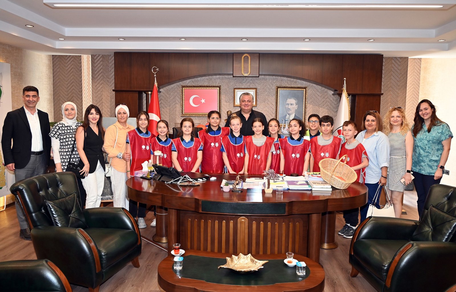 SAHİPSİZ CANLARIN ‘İYİLİK ELÇİLERİ