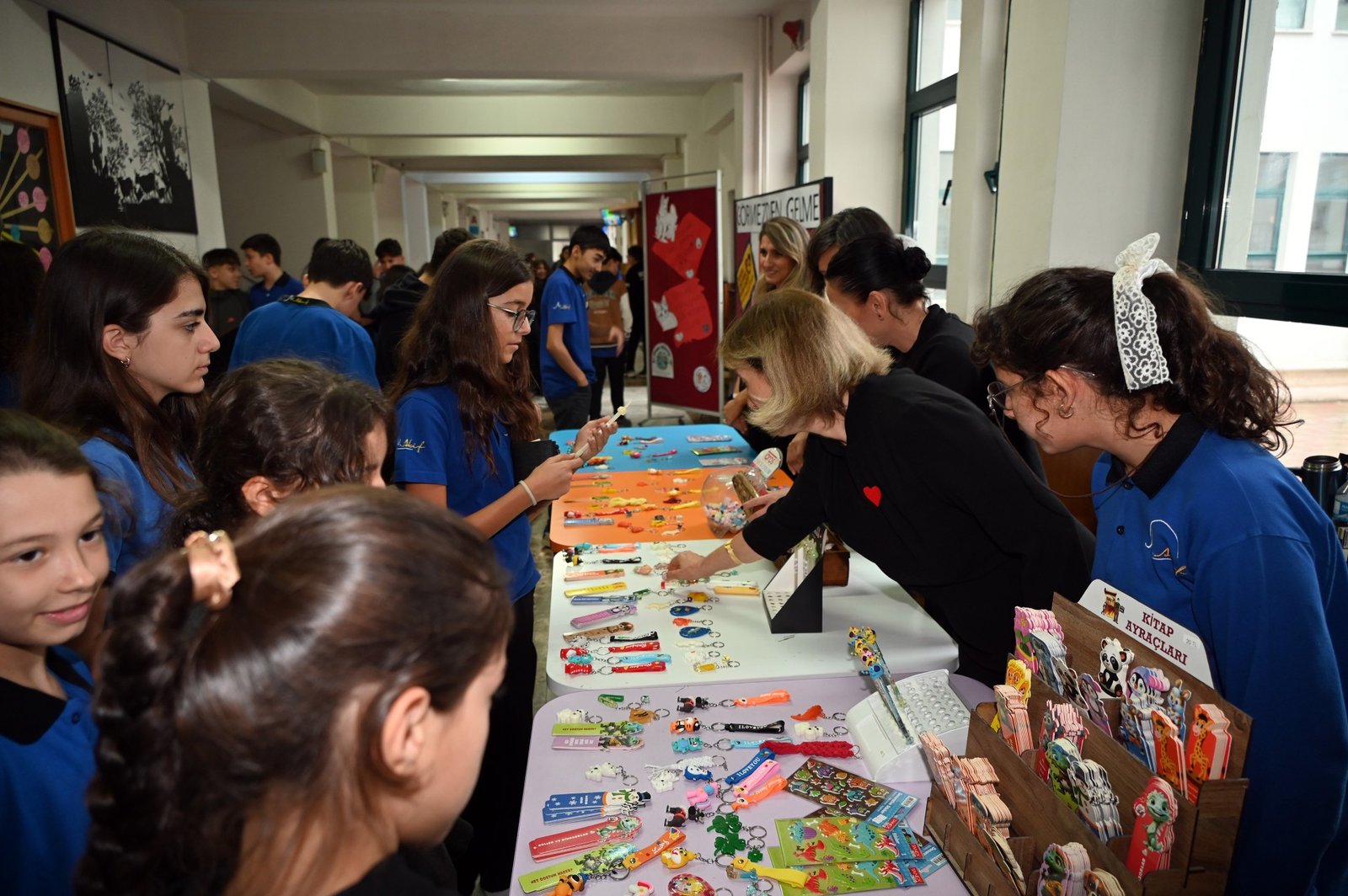 ÖĞRENCİLERDEN SOKAK CANLARINA DESTEK