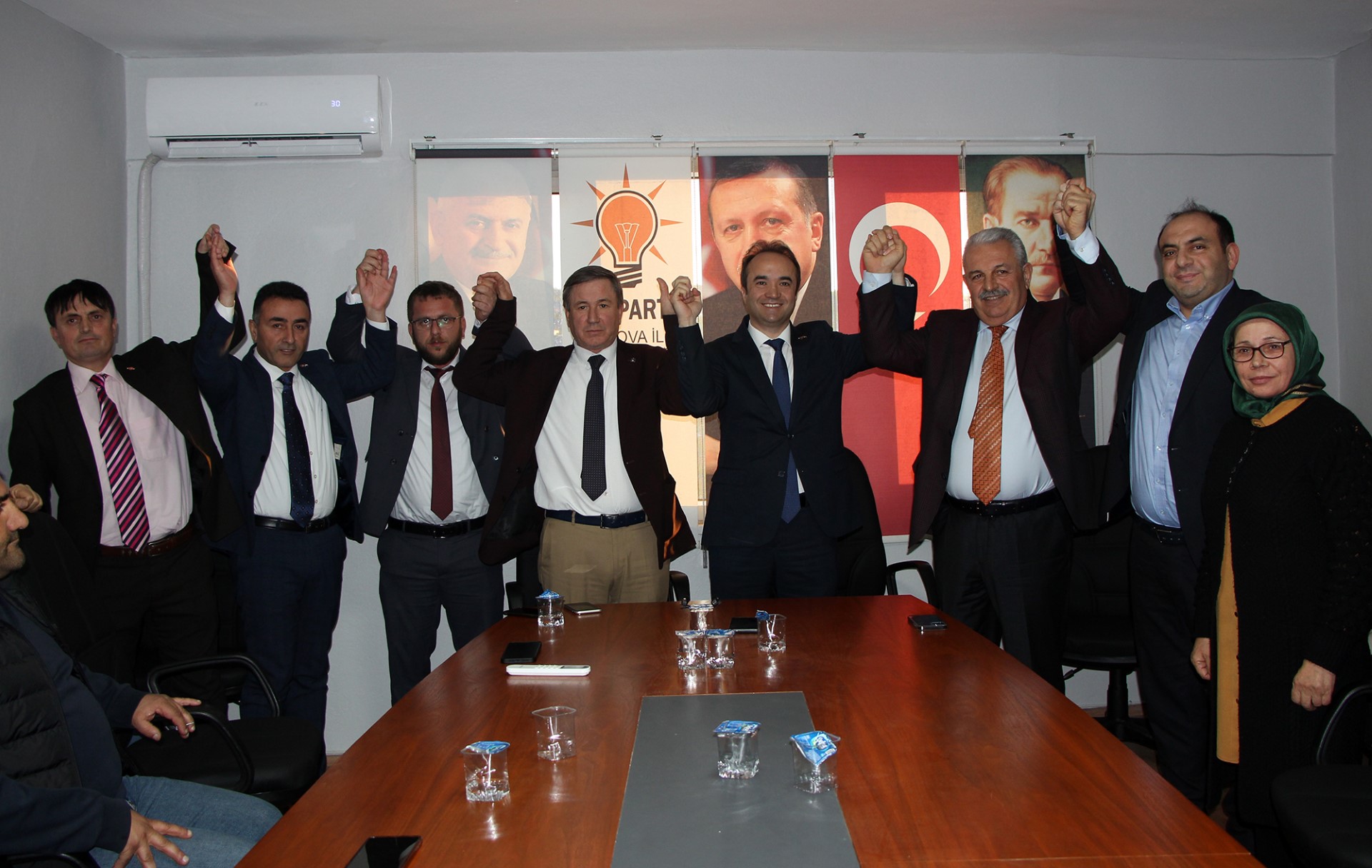 AK PARTİ ALTINOVA İLÇESİNDE TOPLANDI