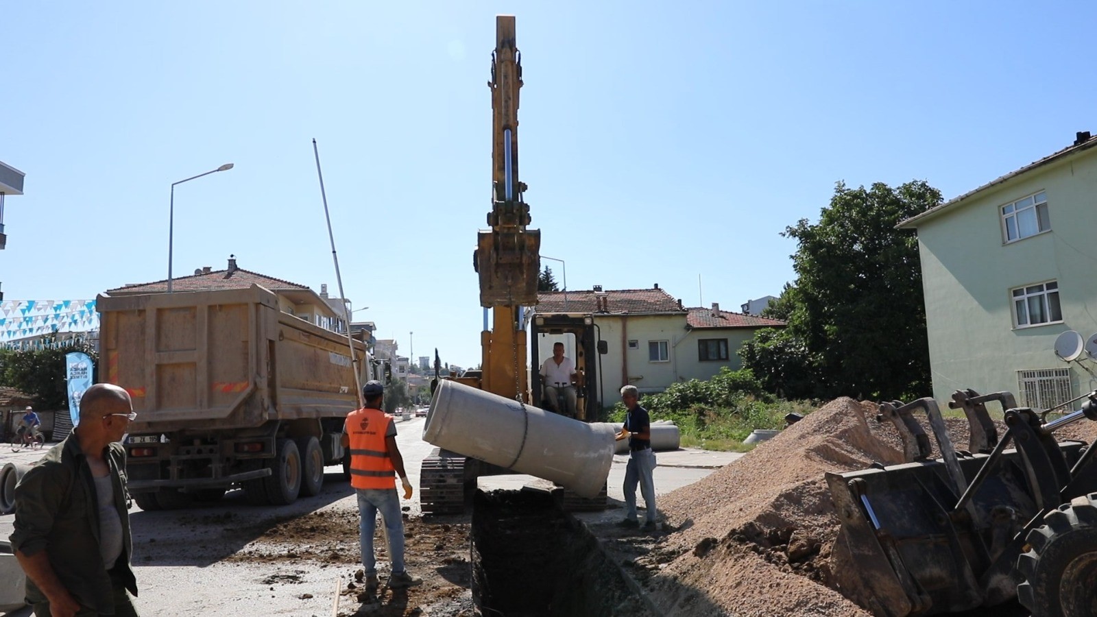 İSMETPAŞA MAHALLESİNDE  ALTYAPI ÇALIŞMASI