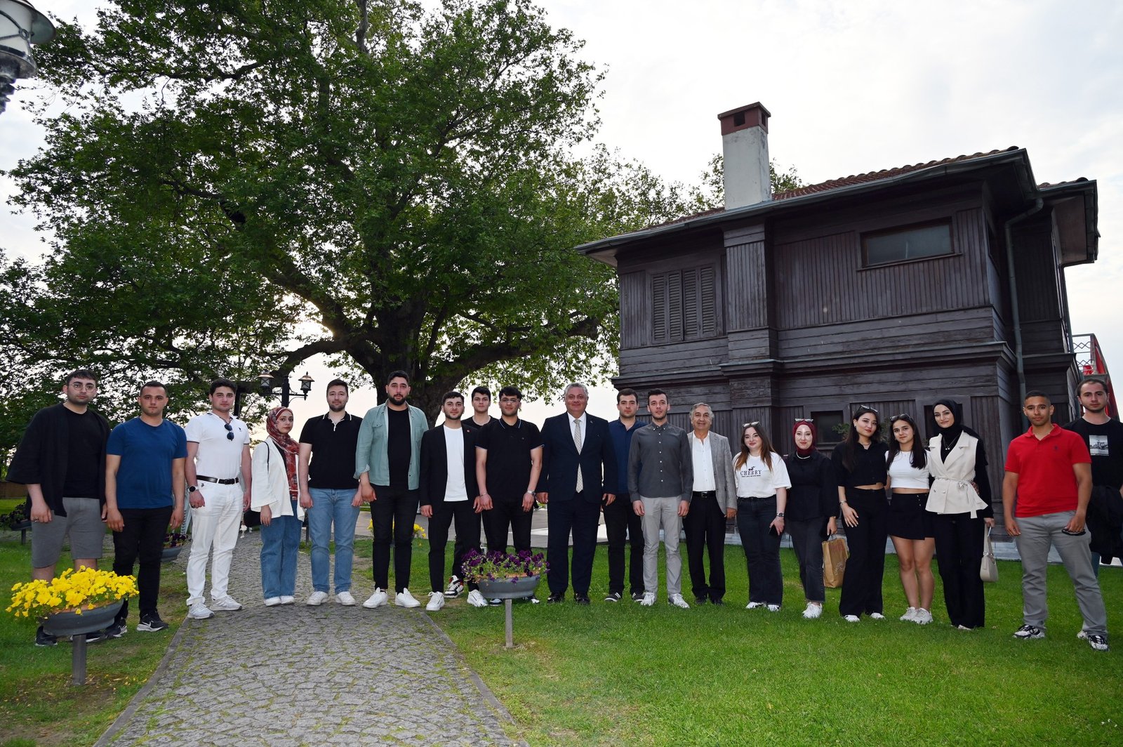 GENÇLER SORDU BAŞKAN GÜREL YANITLADI