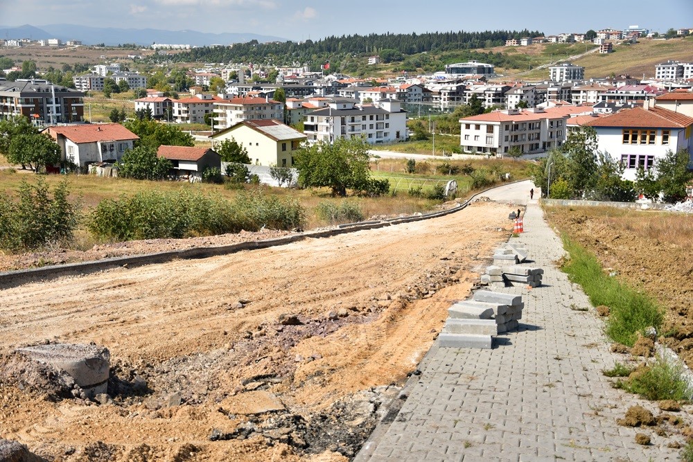 100 BİN METREKARE ASFALT DÖKÜLDÜ