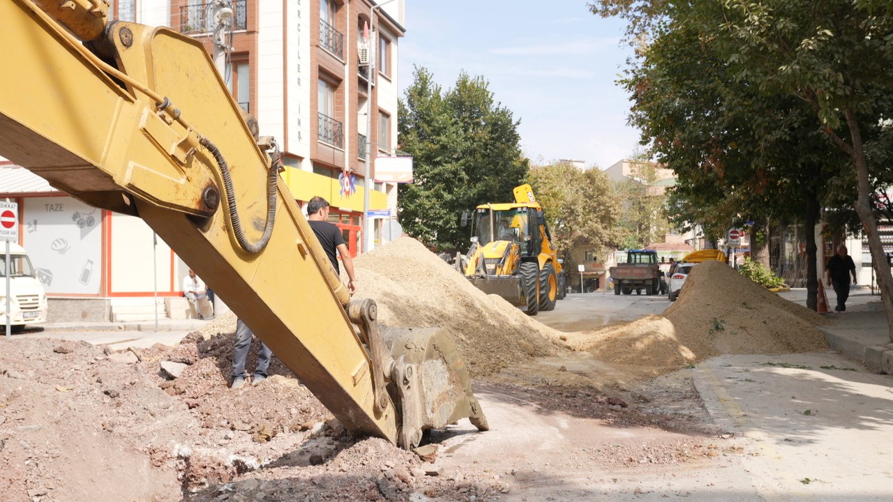 VATAN CADDESİ’NDE ÇALIŞMALAR SÜRÜYOR