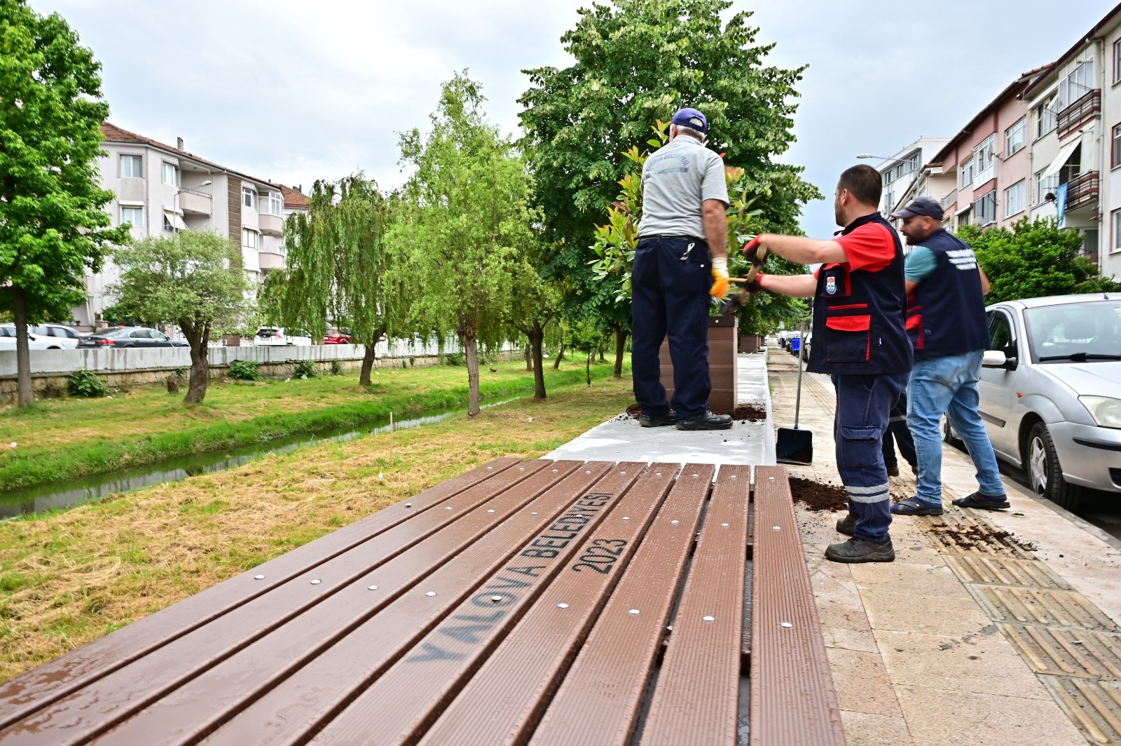 YALOVA'DA VANDALLAR YİNE İŞ BAŞINDA