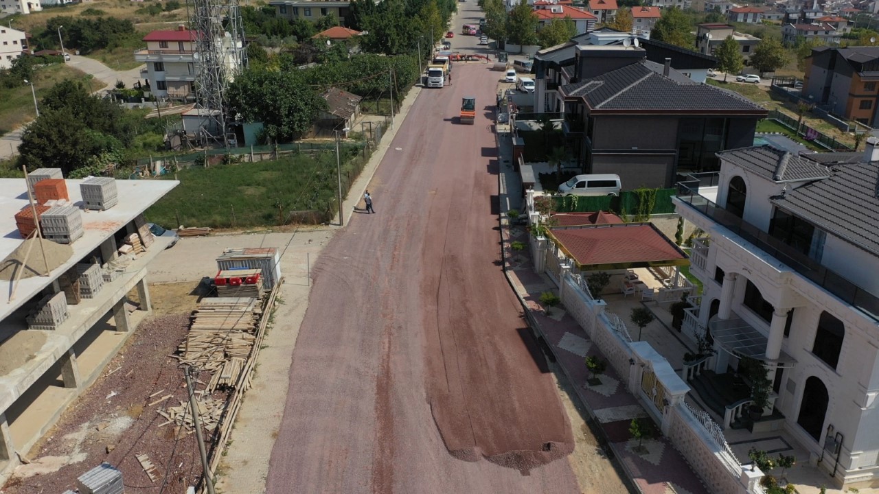 YALOVA'DA YOL YAPIM ÇALIŞMASI SÜRÜYOR