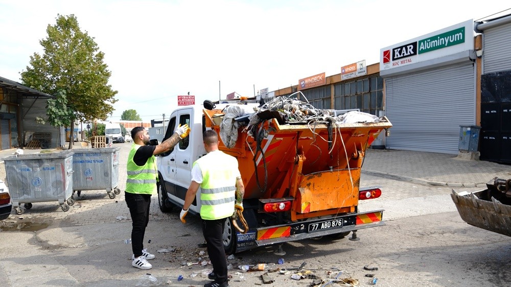 SANAYİ SİTESİNDE KATI ATIKLAR TOPLANDI