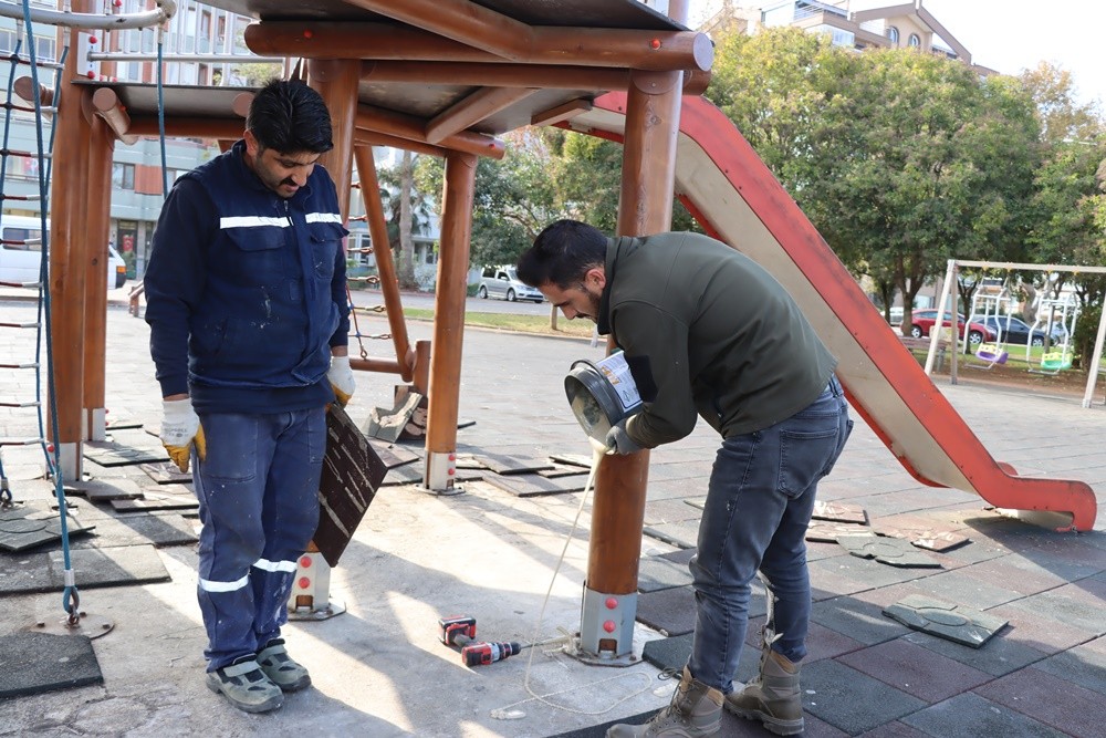 KAUÇUK ZEMİNİN ONARIMLARI YAPILDI