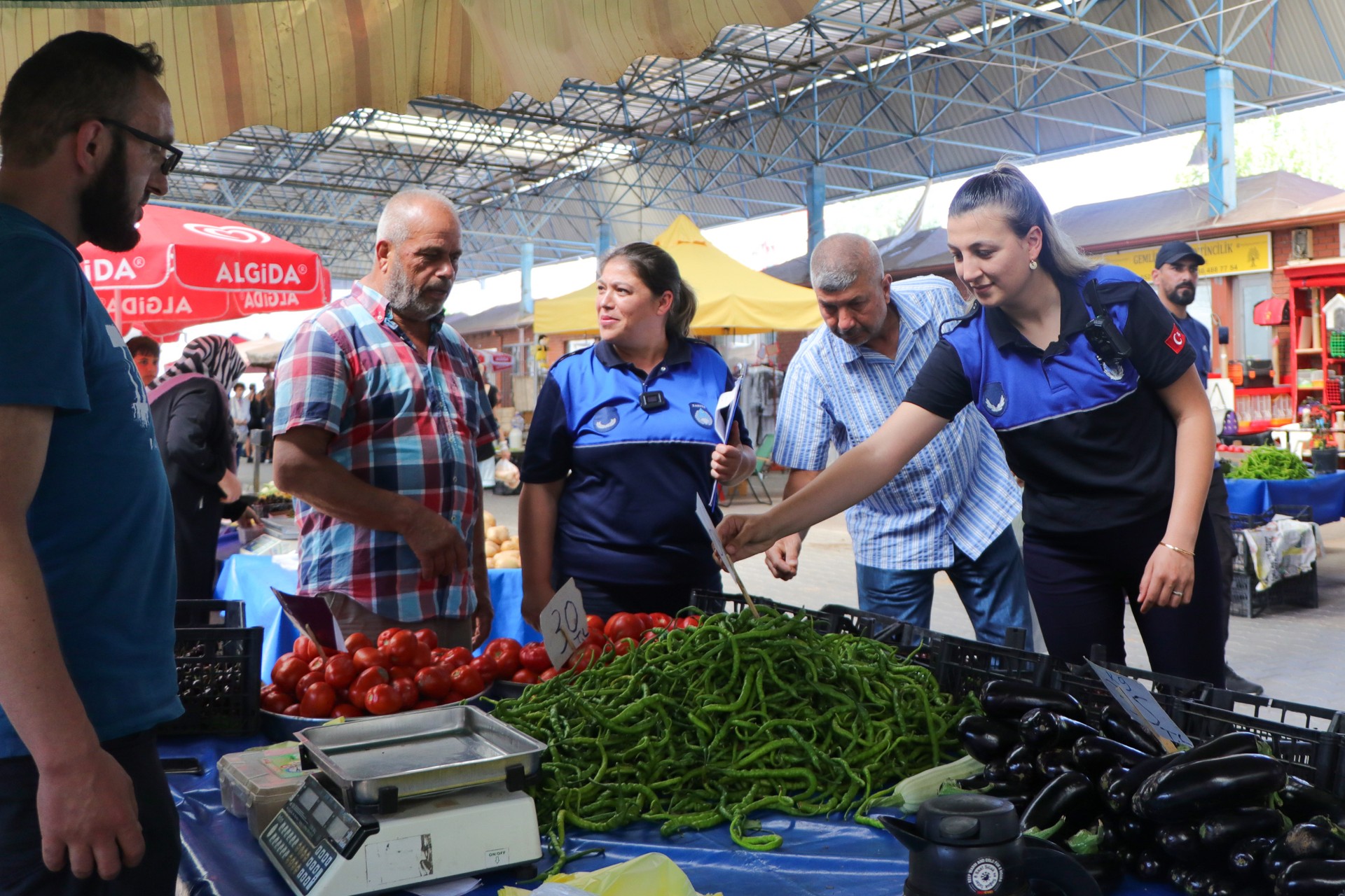 ÇİFTLİKKÖY ÜRETİCİ PAZARINDA DENETLEME